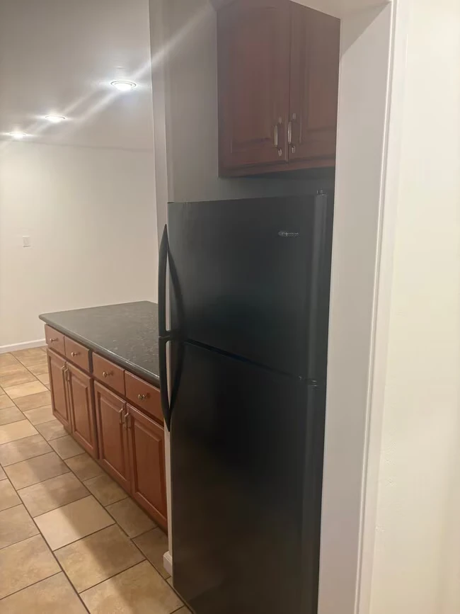 3840 Howe St Oakland, CA 94611 photo 2