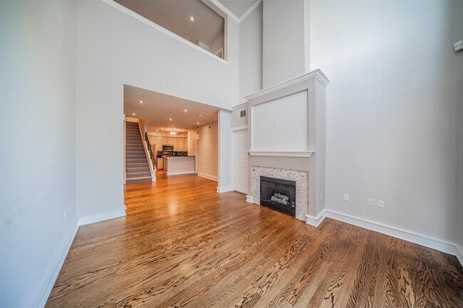 3333 Darcy Street, Fort Worth, TX 76107 photo 3