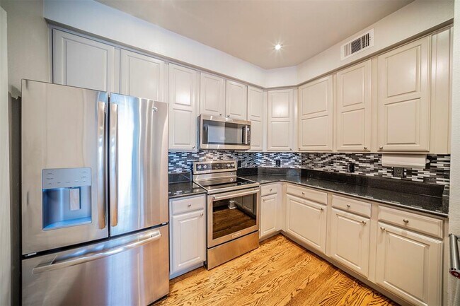 3333 Darcy Street, Fort Worth, TX 76107 photo 5