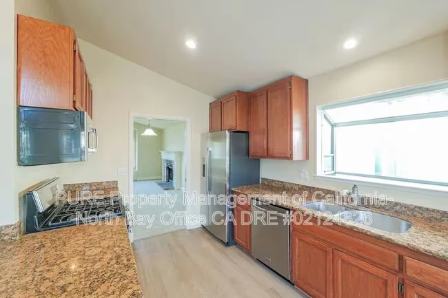 105 Furber Ln Cloverdale, CA 95425 photo 5