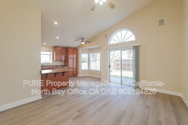 105 Furber Ln Cloverdale, CA 95425 photo 4