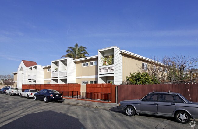 1850 Thau Way, Alameda, CA 94501 photo 2