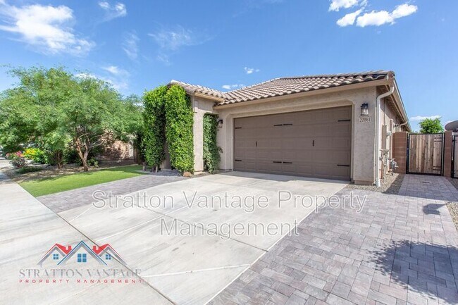 22861 E Indiana Ave photo 3