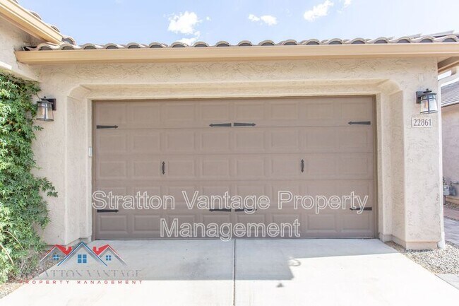 22861 E Indiana Ave photo 4