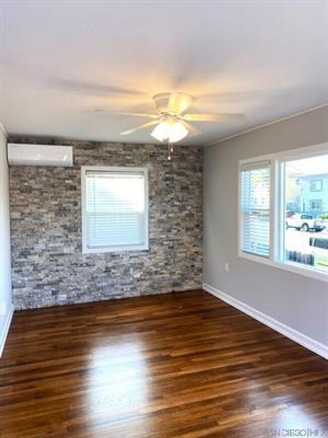 1210-1216 Robinson Ave San Diego, CA 92103 photo 2