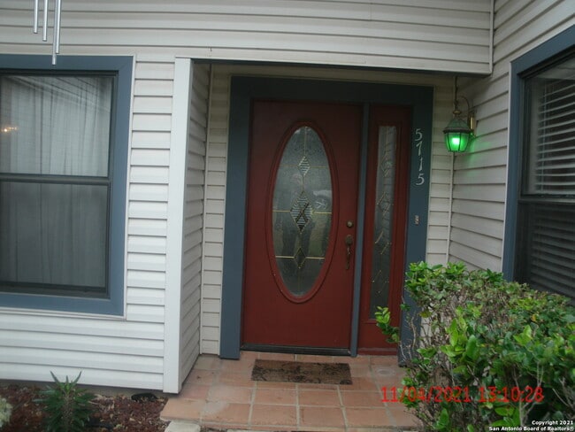 5715 Oolooteka Dr San Antonio, TX 78218 photo 2