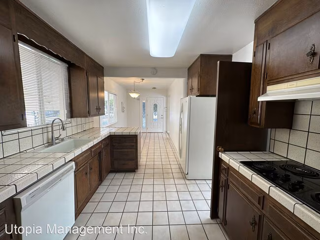 230 Lorraine Boulevard, San Leandro, CA 94577 photo 5