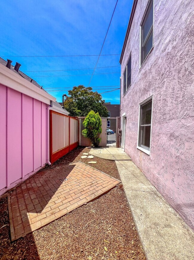 2020-2022 York St Napa, CA 94559 photo 5