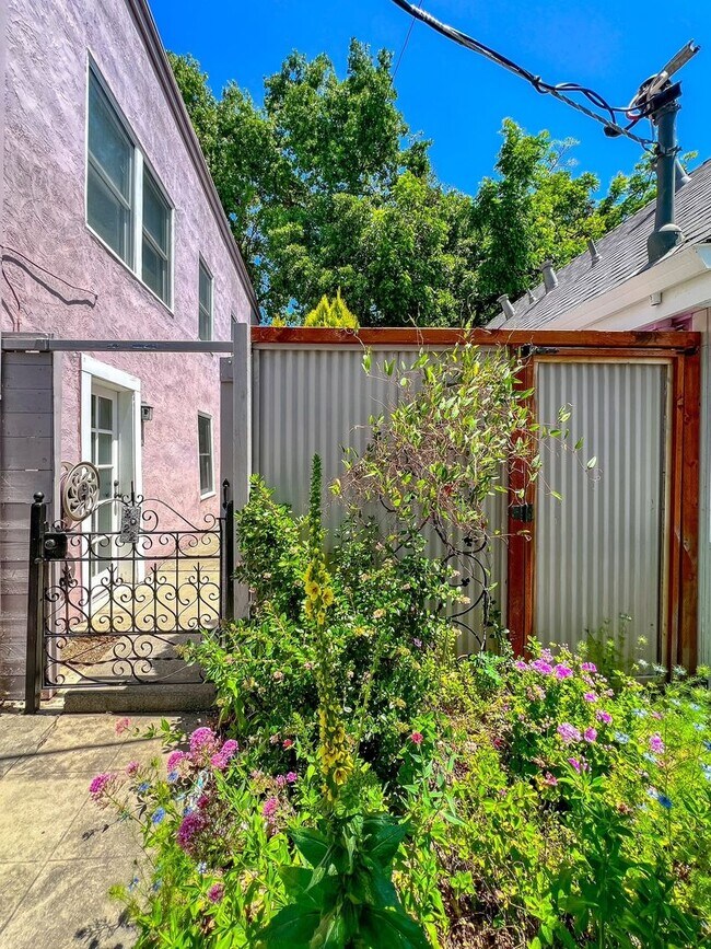 2020-2022 York St Napa, CA 94559 photo 3