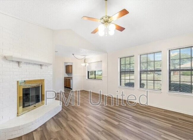 5508 Creekridge Drive, Arlington, TX 76018 photo 2