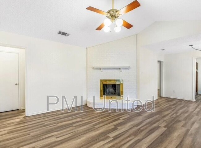 5508 Creekridge Drive, Arlington, TX 76018 photo 3