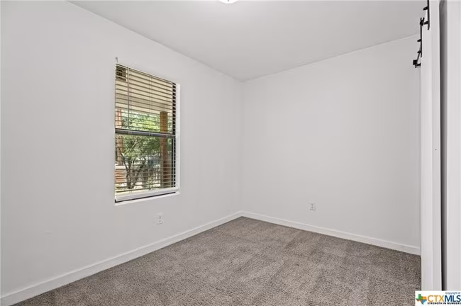 2906 Hicks Ave San Antonio, TX 78210 photo 2