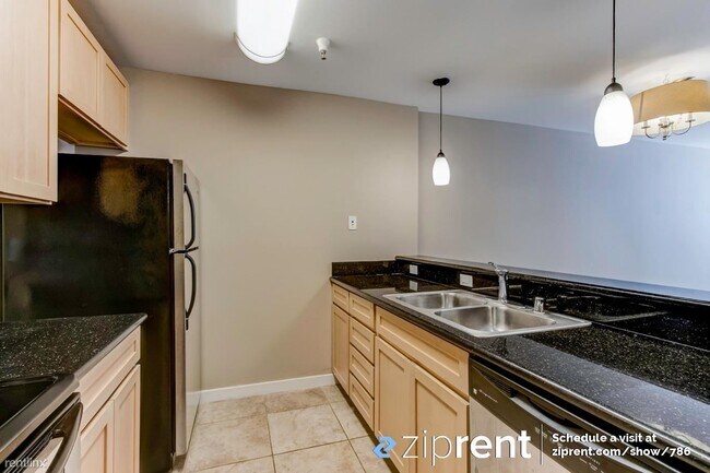 6400 Christie Ave Emeryville, CA 94608 photo 2