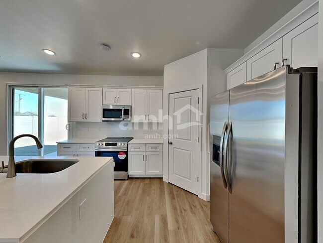 18450 W El Cortez Pl Surprise, AZ 85387 photo 5