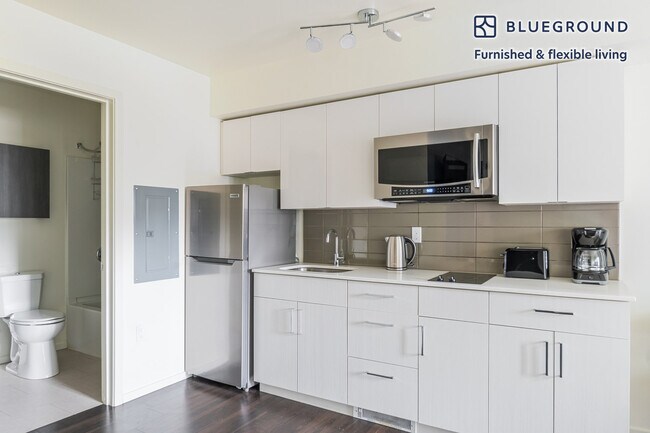 5001 Brooklyn Ave NE Seattle, WA 98105 photo 4