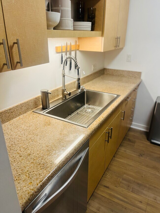 425 W Beech St San Diego, CA 92101 photo 5