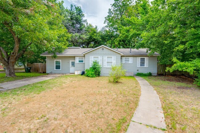 1012 Barbara Dr San Marcos, TX 78666 photo 3