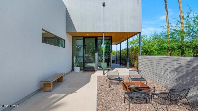 10195 E Cactus Rd Scottsdale, AZ 85260 photo 4