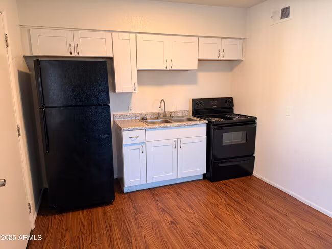 6802 W Glendale Ave Glendale, AZ 85303 photo 4