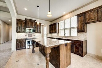1589 Trowbridge Circle, Rockwall, TX 75032 photo 3