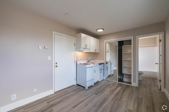 Union Plaza Apartments photo 2
