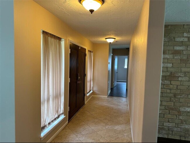 17406 Spicewood Springs Lane, Spring, TX 77379 photo 2