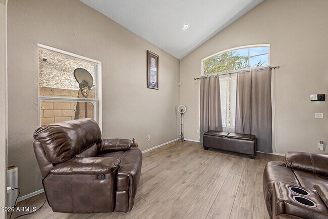 4518 E Rowel Rd Phoenix, AZ 85050 photo 4