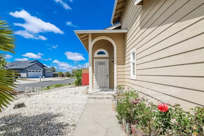 3465 Walnut Grove St Santa Rosa, CA 95403 photo 2