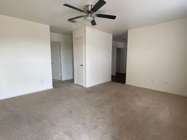 5902 Greengate Dr Killeen, TX 76543 photo 3