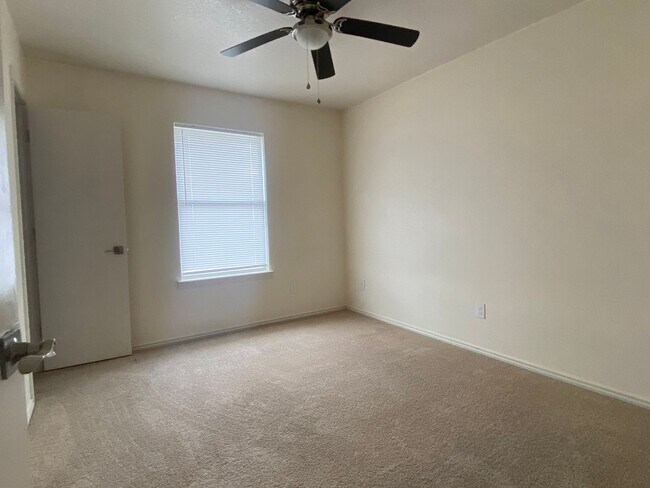 5902 Greengate Dr Killeen, TX 76543 photo 5