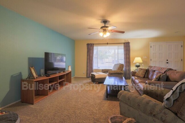 2845 E Sierra St Phoenix, AZ 85028 photo 4