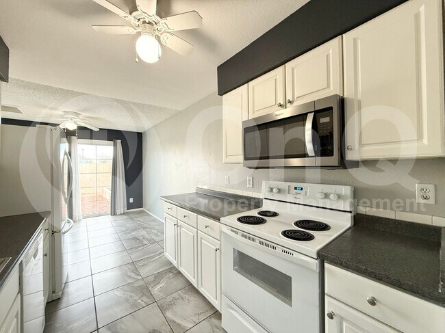 753 E Woodman Dr Tempe, AZ 85283 photo 5
