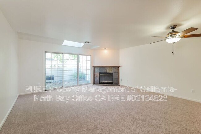 599 Spruce St Santa Rosa, CA 95407 photo 3
