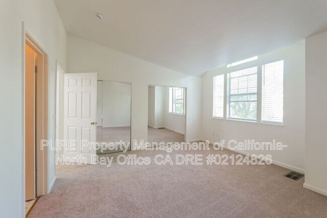 599 Spruce St Santa Rosa, CA 95407 photo 5