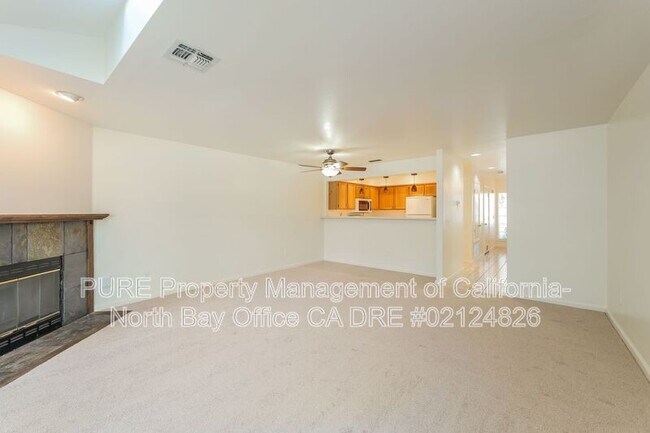 599 Spruce St Santa Rosa, CA 95407 photo 2