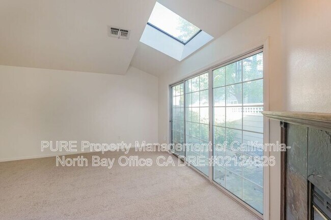 599 Spruce St Santa Rosa, CA 95407 photo 4