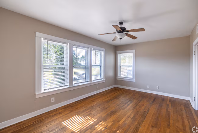 301-311 W Leuda St Fort Worth, TX 76104 photo 4