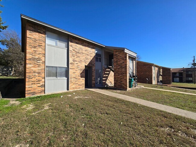 1305 Indian Trail Harker Heights, TX 76548 photo 2