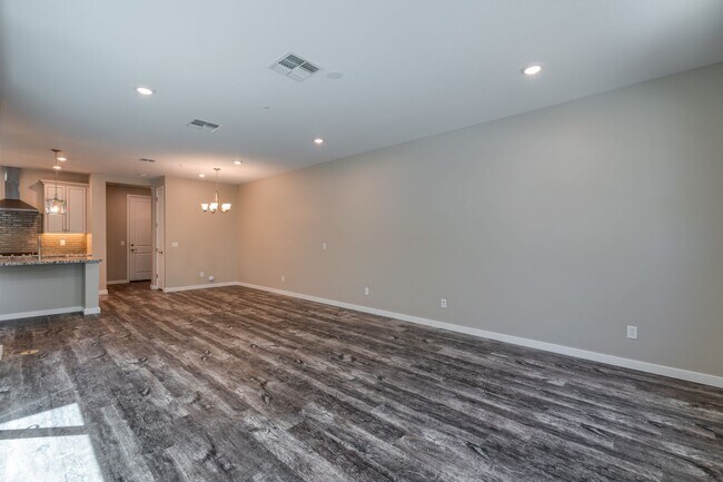 3855 S McQueen Rd Chandler, AZ 85286 photo 2