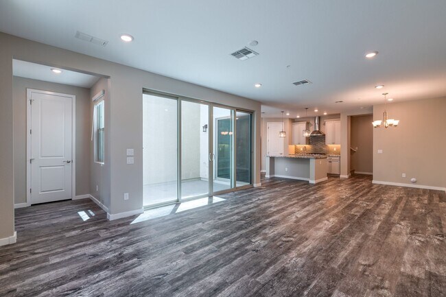 3855 S McQueen Rd Chandler, AZ 85286 photo 3