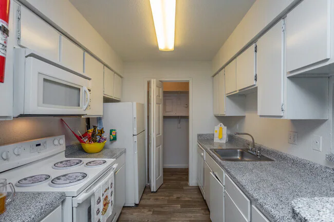The Claridge Apartments photo 3