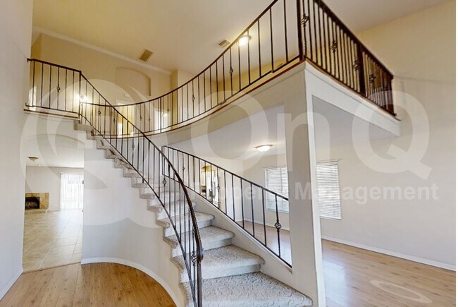 823 W Iris Dr Gilbert, AZ 85233 photo 3