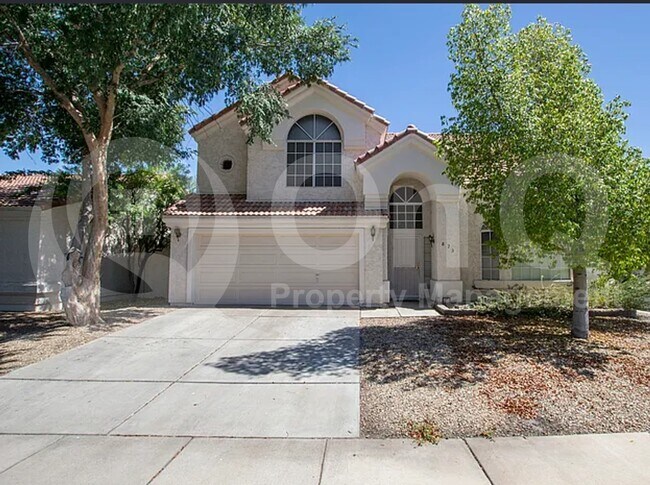 823 W Iris Dr Gilbert, AZ 85233