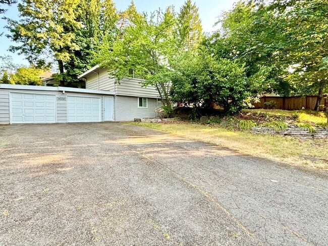 4502 150th Pl SE Bellevue, WA 98006 photo 2