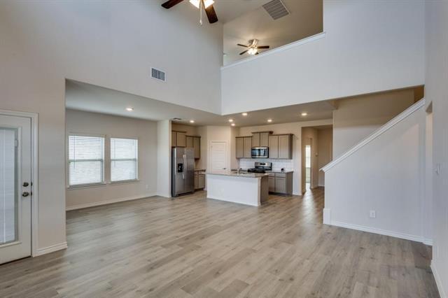 10213 Torch Light Lane, Aubrey, TX 76227 photo 3