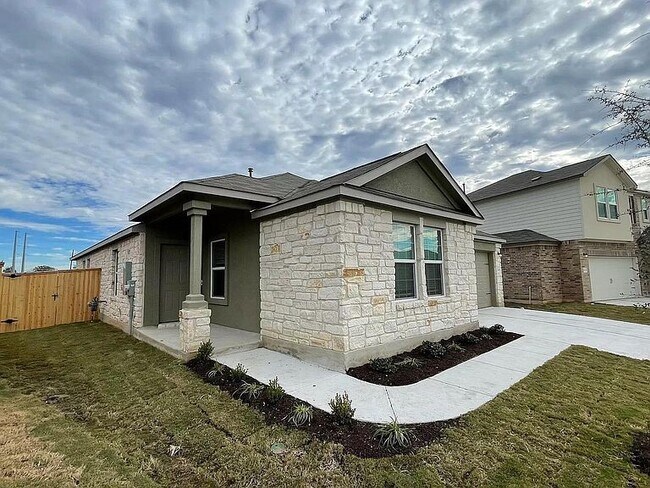 1009 Wolseley Cv Hutto, TX 78634 photo 2