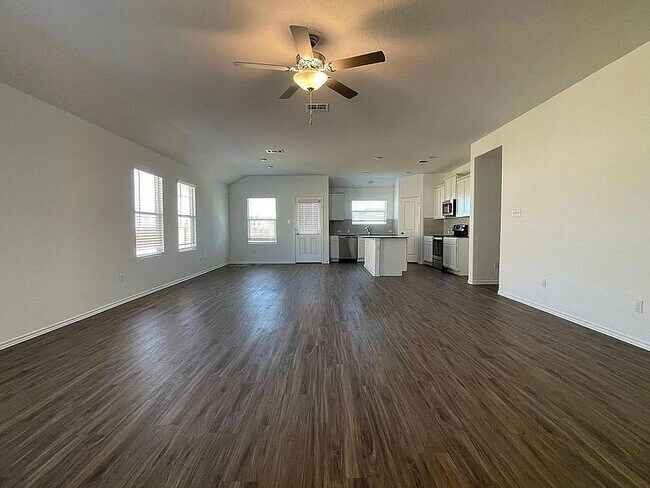 1009 Wolseley Cv Hutto, TX 78634 photo 3