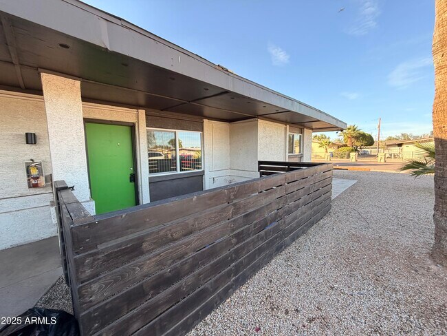 6802 W Glendale Ave Glendale, AZ 85303 photo 2
