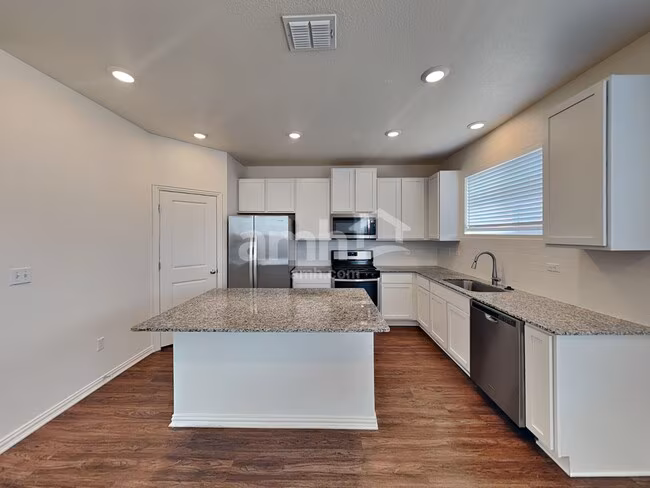 180 Pebble Creek Run New Braunfels, TX 78130 photo 2