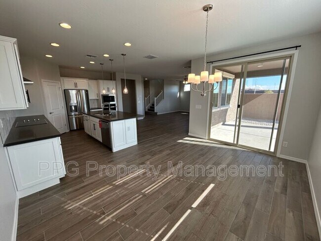 16765 W Desert Mirage Dr Surprise, AZ 85388 photo 4